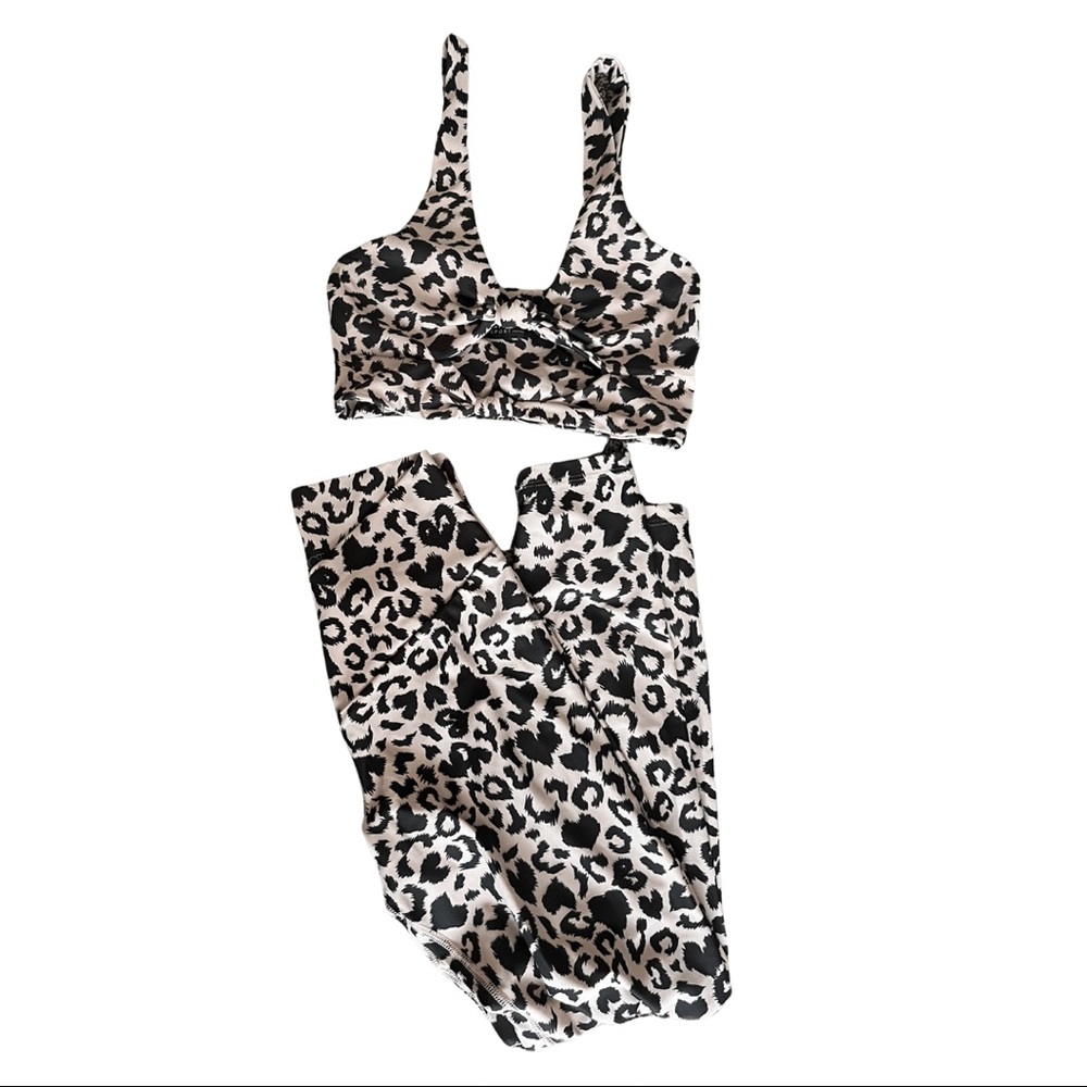 Size M beach riot workout set sports bra and leggings